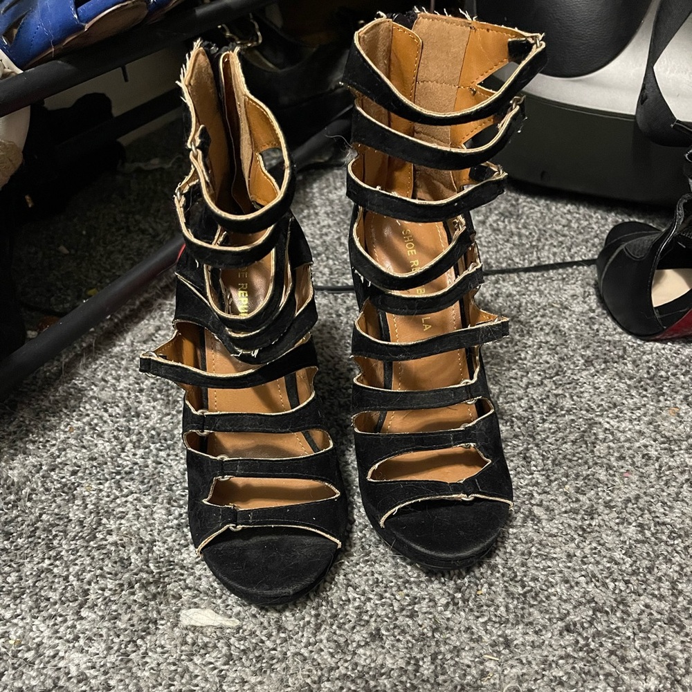 black heels size 6